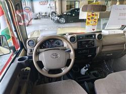 تويوتا لاند كروزر 70 بيك اب